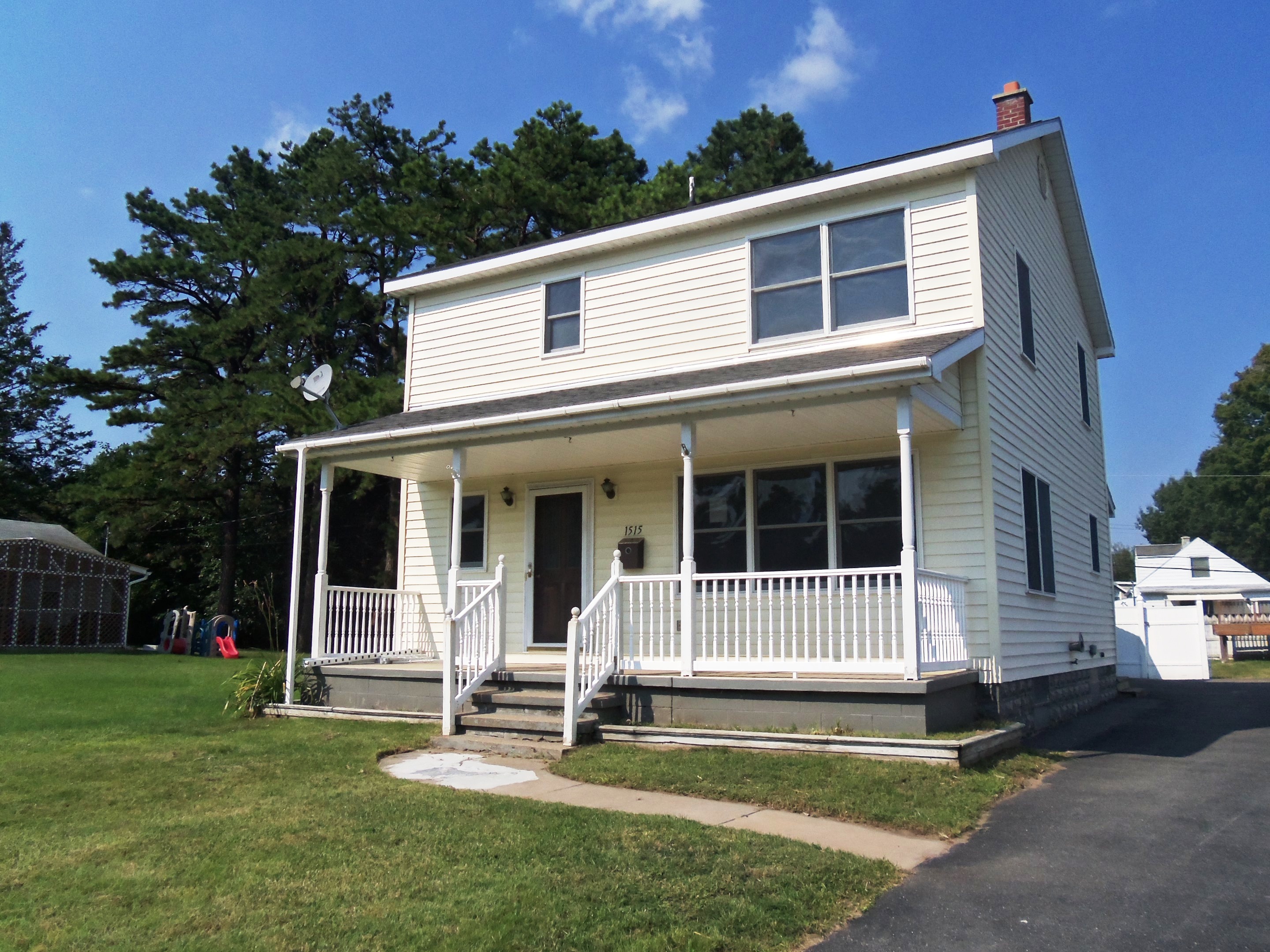 1515 Elmlawn Avenue, Rotterdam, NY 12306 