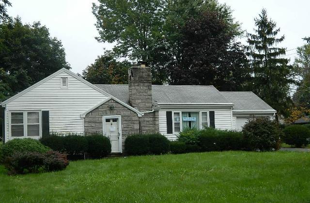 490 Meadowbrook Dr, Lewiston, NY 14092 