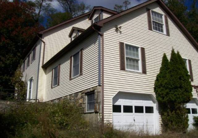 173 Quaker Hill Rd, Pawling, NY 12564 