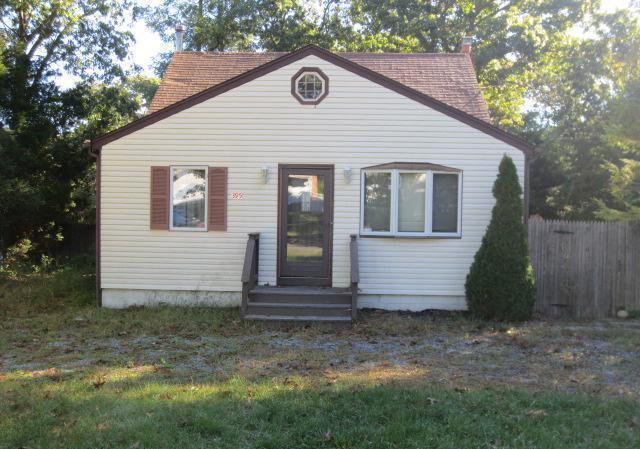 395 Holbrook Rd, Ronkonkoma, NY 11779 