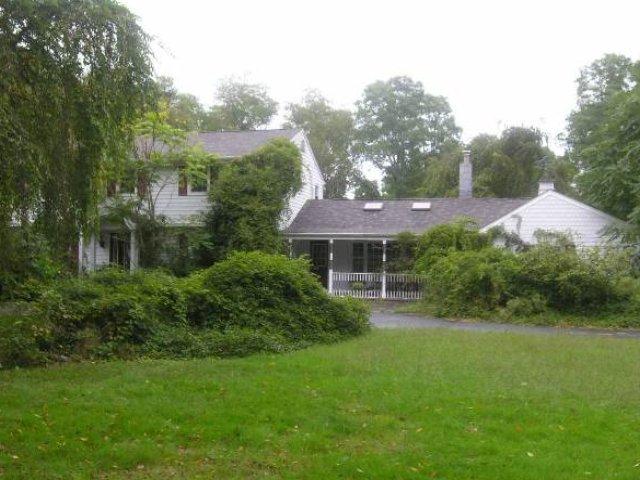 4 Stillwaters  Road, Saint James, NY 11780 