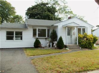 81 Indian Head Rd, Kings Park, NY 11754 