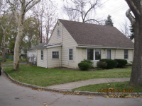 4218 Crescent Dr, Niagara Falls, NY 14305 