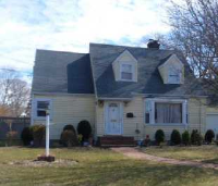 253 Maple Ave, Patchogue, NY 11772 