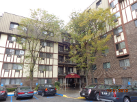 2 Elmwood Park Dr Apt 320, Staten Island, NY 10314 