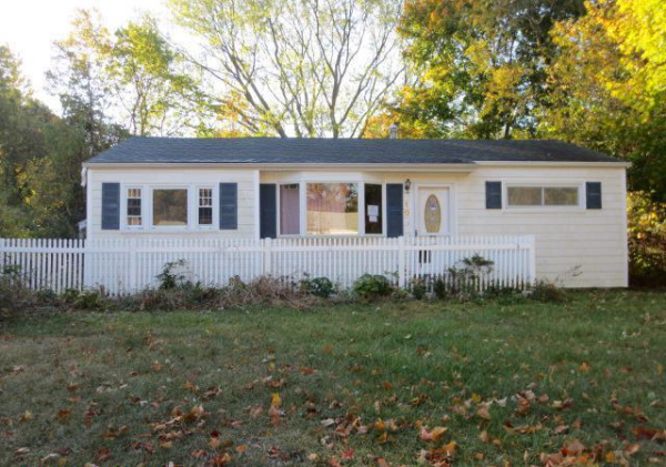 10 20th Avenue, Bay Shore, NY 11706 