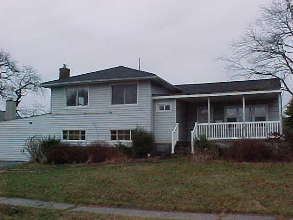 3986 Eve Dr, Seaford, NY 11783 