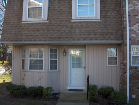 33 Woodlake Drive E, Woodbury, NY 11797 