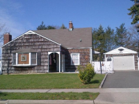 7 Blue Jay Lane, Levittown, NY 11756 