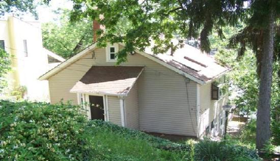 3601 Mong Avenue, Akron, OH 44319 