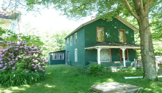 8155 High Street, Garrettsville, OH 44231 