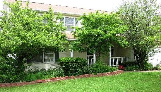 9879 Kingsbury Boulevard, Cleveland, OH 44104 