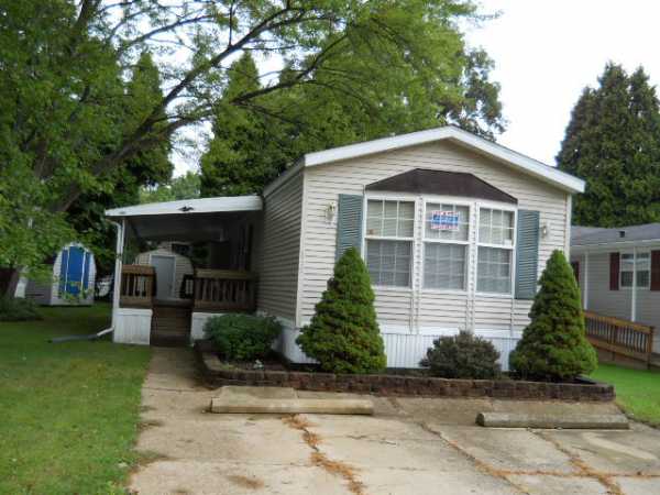 3259 Birchwood Dr, Ravenna, OH 44266