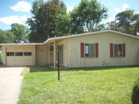 762 MEADOW DR, NEWARK, OH 43055 