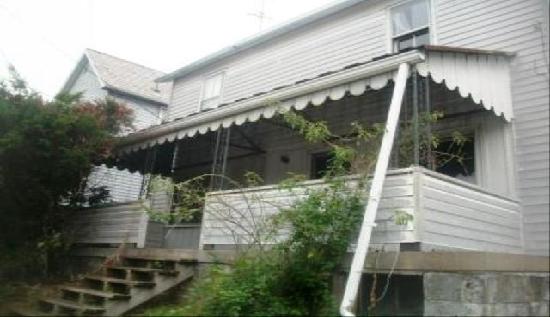 142 North Sumner Street, East Palestine, OH 44413 