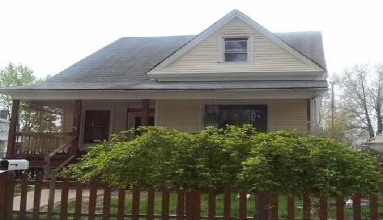 3901 Pensacola, Cleveland, OH 44109 