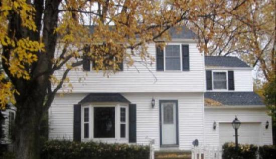 1434 Clearview Rd, Lyndhurst, OH 44124 