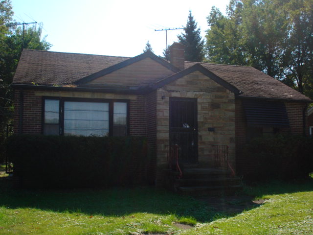 9123 Ridgewood Dr, Parma Heights, OH 44130 