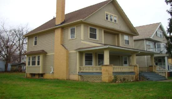 1306 Marlowe Ave, Lakewood, OH 44107 