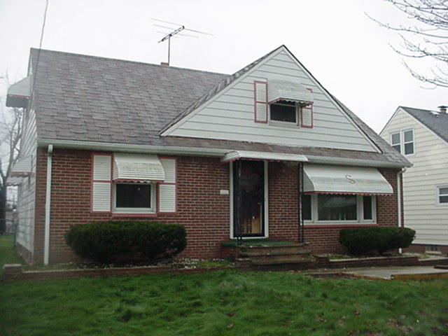 18300 Lotus Dr, Cleveland, OH 44128 