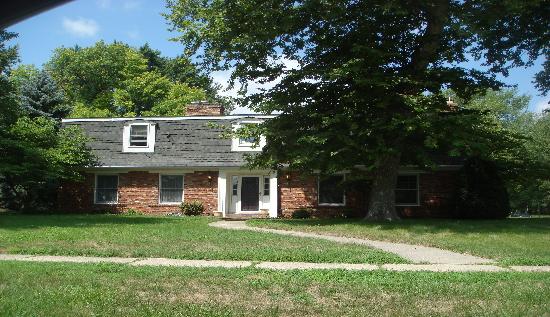 4306 River Road, Toledo, OH 43614 