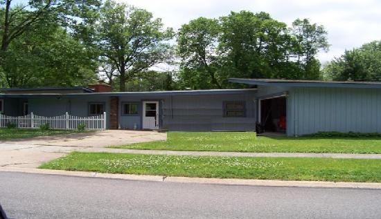 6127 Mckenzie Road, North Olmsted, OH 44070 