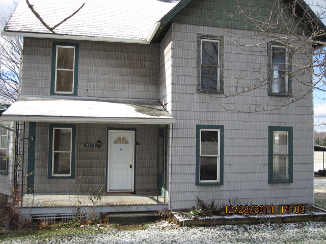 9855 Cleveland Ave  Nw, Greentown, OH 44630 