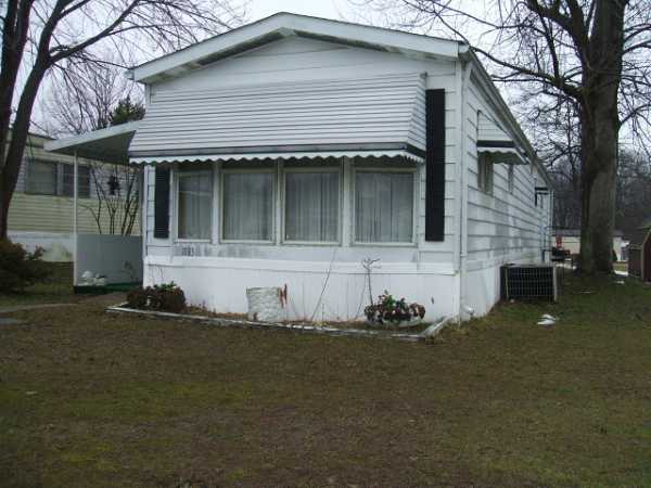 1103 Fairmont Circle, Brookfield, OH 44403 