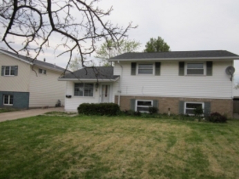 4207 Holl Ave, Sheffield Lake, OH 44054 