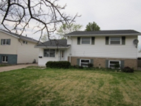 4207 Holl Ave, Sheffield Lake, OH 44054 