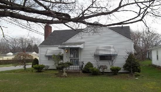 4955 Glenn Lodge Rd, Mentor, OH 44060 