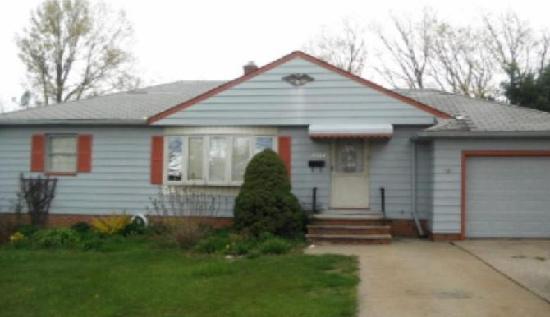 13584 Bellbrook Dr, Brook Park, OH 44142 