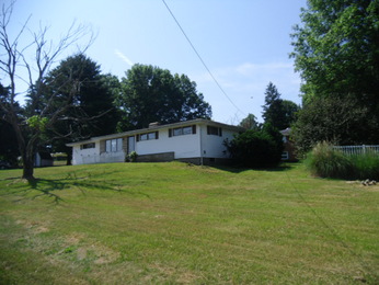 3905 Arc Dr, Zanesville, OH 43701 