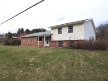 10 Michaelis Rd, Marietta, OH 45750 