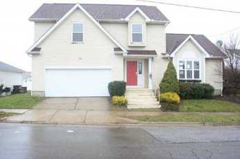 1939 Daniels Ave, Akron, OH 44312 