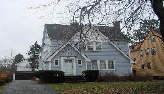 1525 Genesee Road, South Euclid, OH 44121 