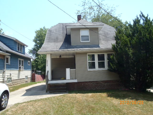 17114 Lipton Ave, Cleveland, OH 44128 