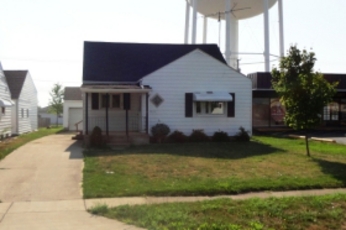 1033 S Myrtle Ave, Willard, OH 44890 