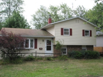 5711 Whitethorn Dr, Mentor On The Lake, OH 44060 
