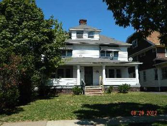 3117 E Derbyshire Road, Cleveland Heights, OH 44118 