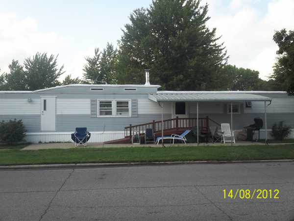 105 cedar brook dr, Elyia, OH 44035 