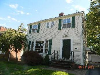 4366 Groveland Road, Cleveland, OH 44118 