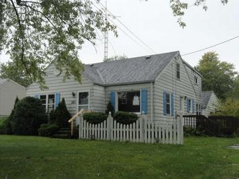 221 Reno Dr, Louisville, OH 44641 