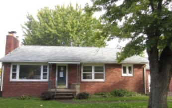 1217 Opal St, Louisville, OH 44641 