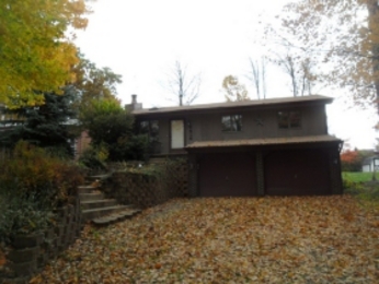 6414 Woodmoor Ave NW, Canton, OH 44718 