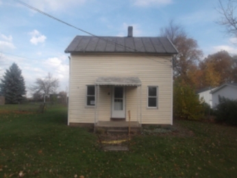 8 Vine St, Ashley, OH 43003 