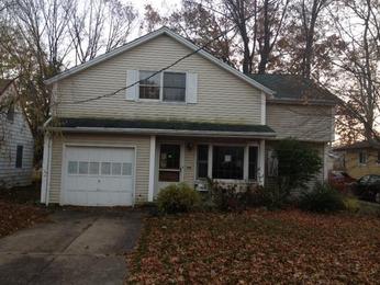 27901 Knickerbocker Rd, Bay Village, OH 44140 