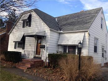 10192 Chesterfield Dr, Parma Heights, OH 44130 