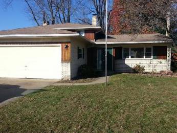 22460 Sharon Ln, Fairview Park, OH 44126 