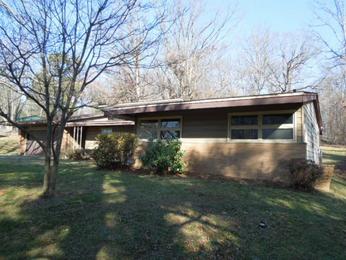 3104 Nob Hill Rd, Zanesville, OH 43701 